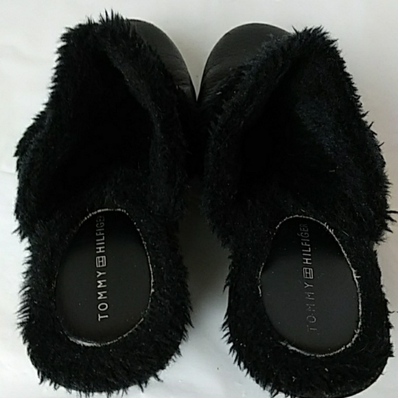 Tommy Hilfiger slip on faux fur lined clogs - Picture 2 of 8
